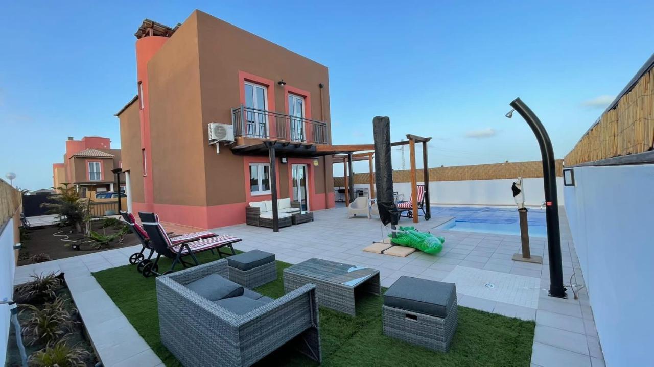 Villa Marie Agradable Y Tranquila Maison Con Piscina Corralejo Extérieur photo